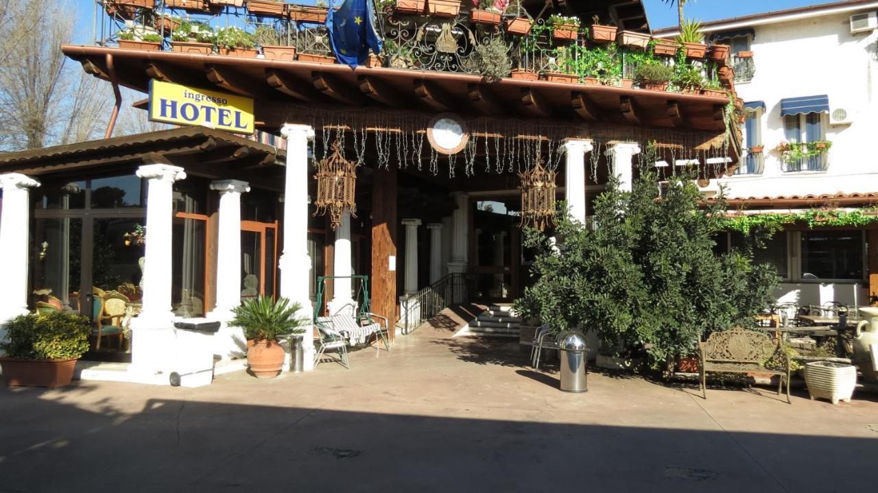 Hotel Chopin Fiumicino Exterior photo